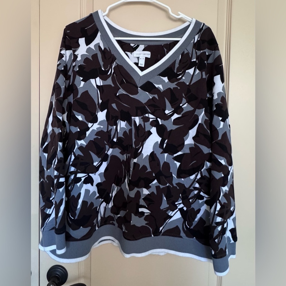 Sport Savvy SOFT SURROUNDINGS Long Sleeve V-Neck Floral Print Top - Brown & Gray